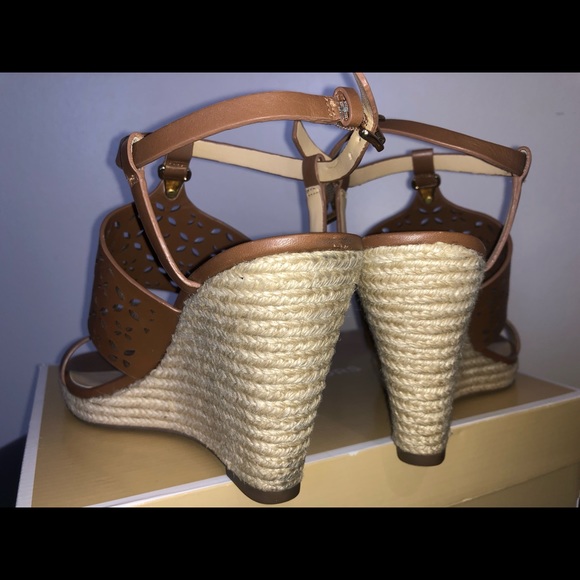 MICHAEL KORS Darci Wedge Sandals Brown Leather Women’s Size 9 Like New with Box! - Picture 6 of 11